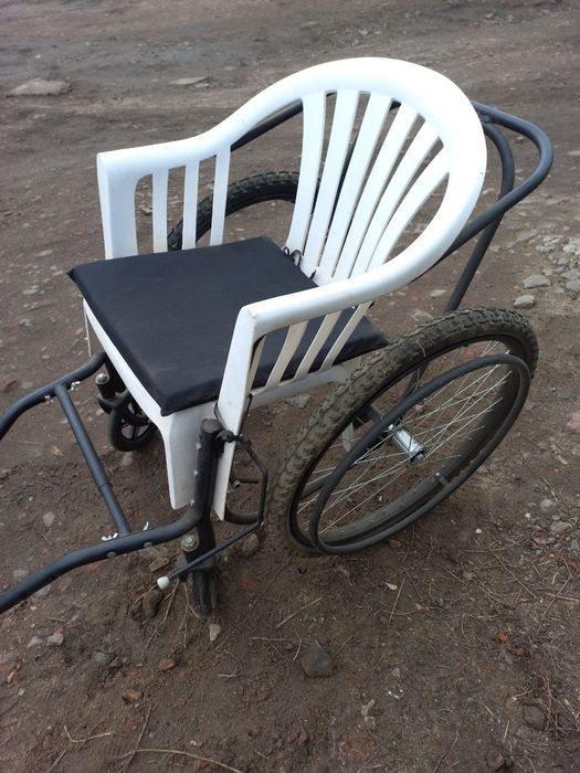 Прогулянкова інвалідна коляска.