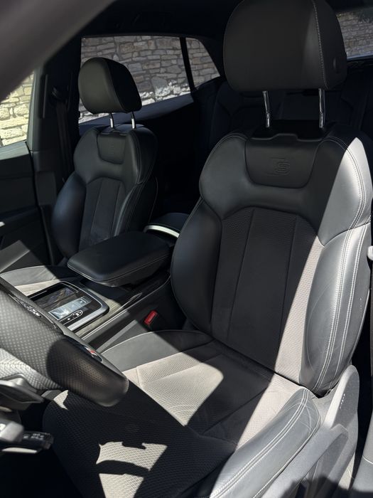 Audi Q 8 2018 рік