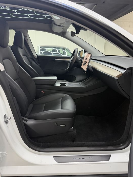Tesla Model Y SR
