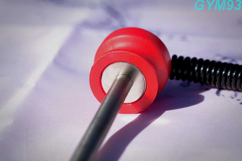 Kluczyk PVC czerwony 8mm na 8 cm