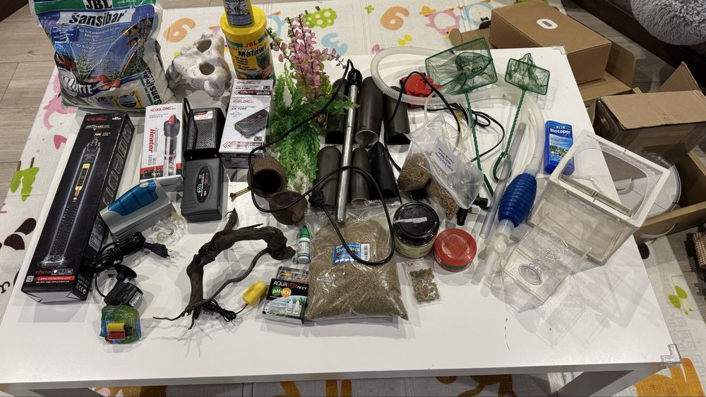 Продам акваріум та різне обладнання та аксесуари