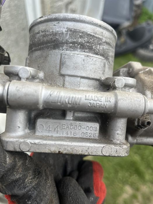 Продам дросельну заслонку