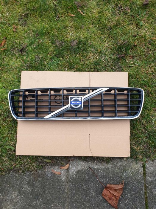 Grill volvo S60 2002 rok