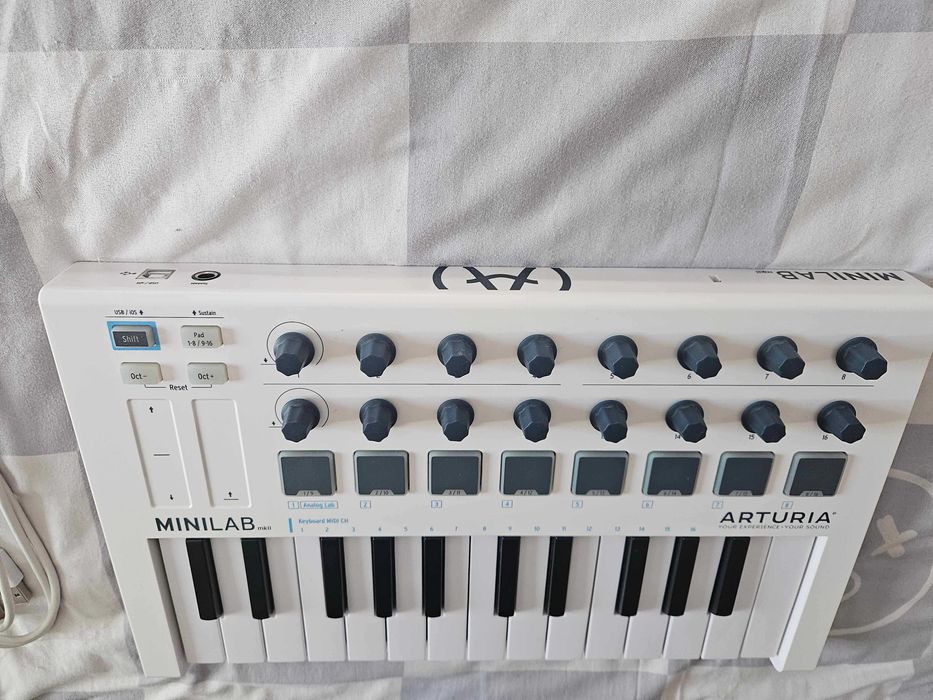 Arturia MiniLab Mk II (Teclado MIDI)