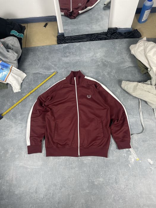 L Бордова олімпійка з лампасами від бренду Fred Perry