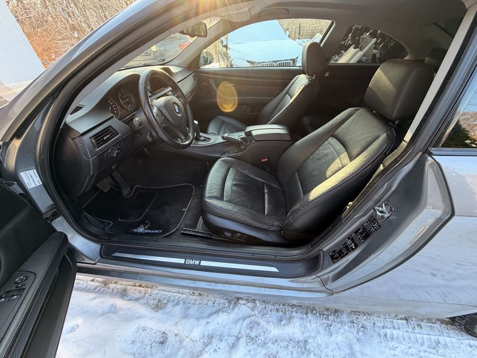 BMW E92 320D automat • Bogate wyposażenie • 2 komplety kół • 243 tyś