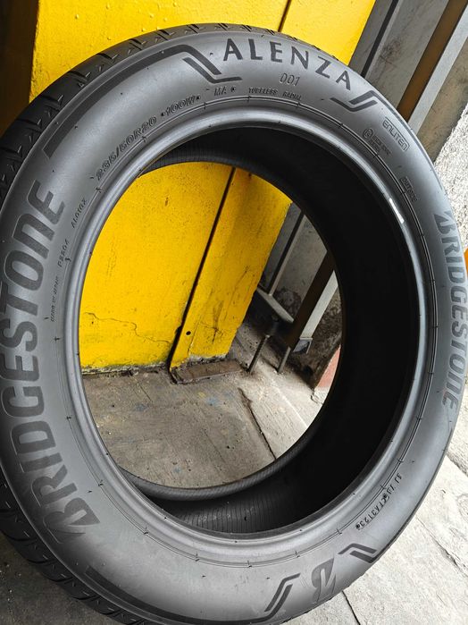 R20 235-50 Bridgestone Alenza комплект шини літні ідеальні