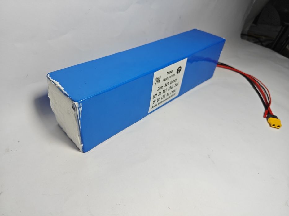 Li-ion аккумулятор 36V 20Ah из элементов Tesla 21700 с Daly BMS