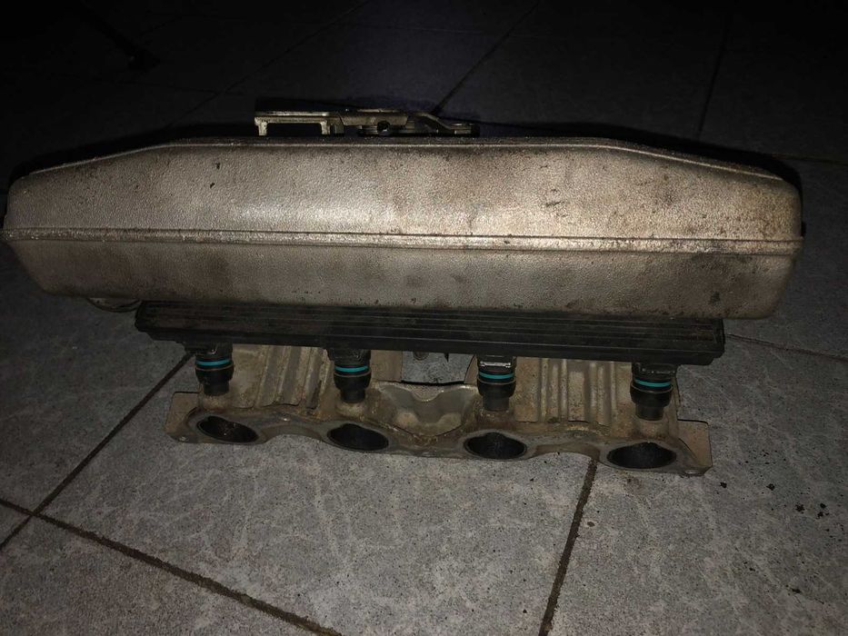 Colector de admissão M40B16 BMW E30 Touring de 1993 (Injectores Lucas)