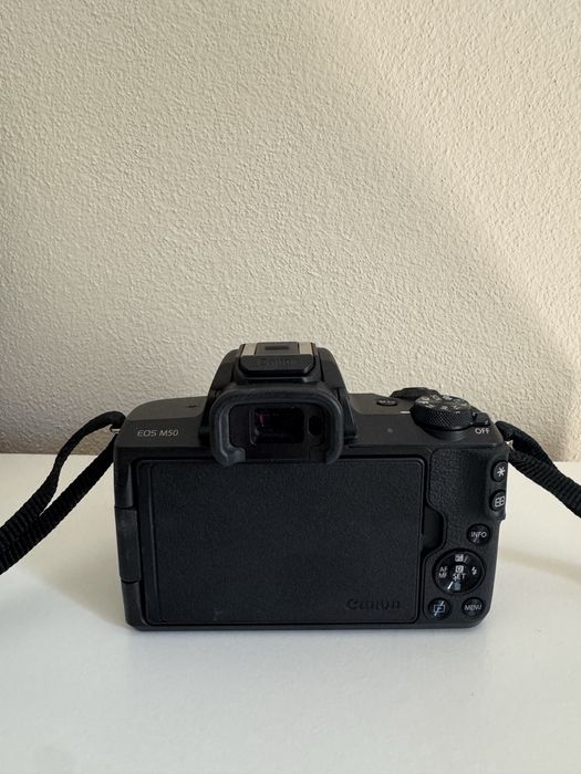 Canon EOS M50 c/ lente 15-45mm