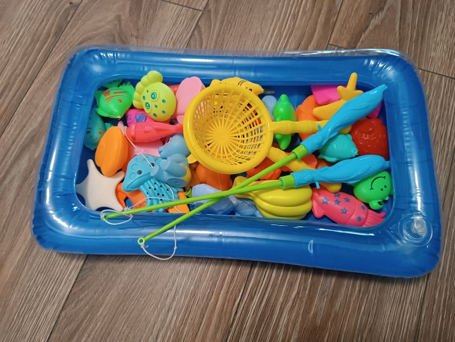 Basen ze zwierzątkami do łowienia , wędki