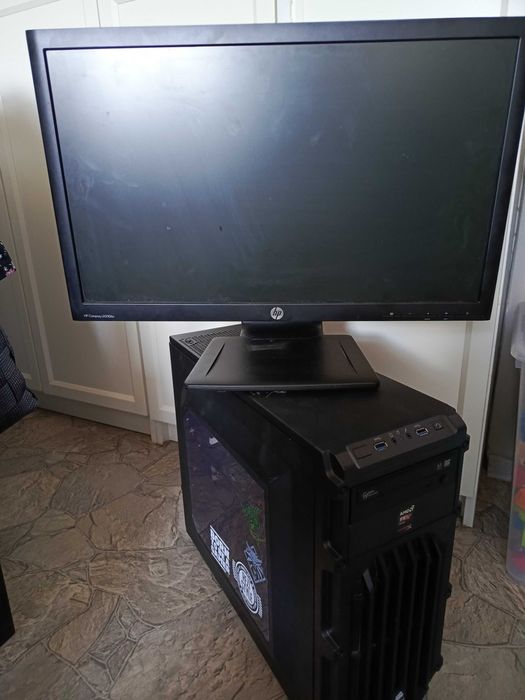 PC Gaming + Monitor 23"