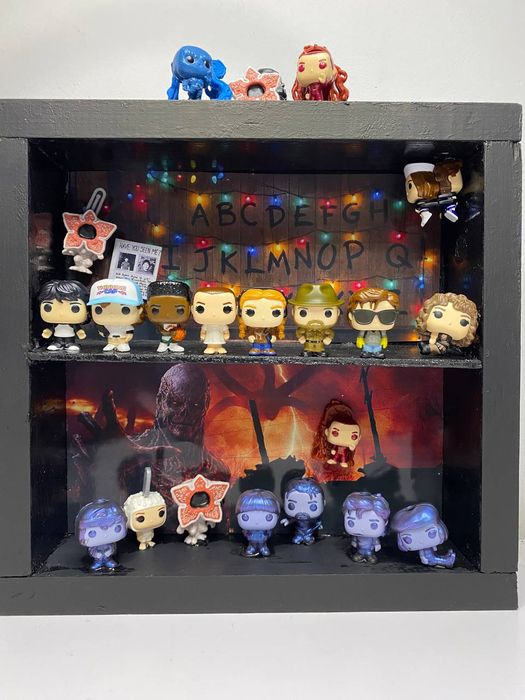 Поличка для фігурок Дивні Дива/Stranger things