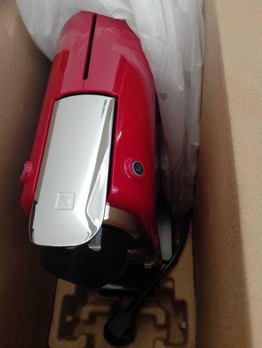 Máquina Café Nespresso CitiZ Cherry Red. Nova. Garantia 3 Anos.