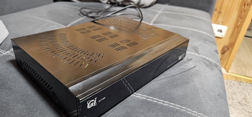 Спутниковый ресивер,тюнер G I   S7199