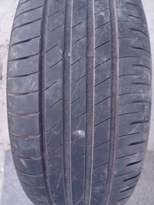 Продам 2 шини 2800