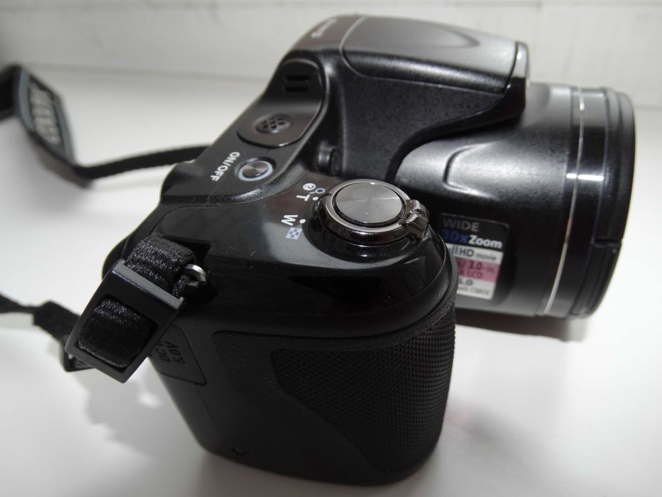 Продам фотокамеру Nikon Coolpix L820 Black