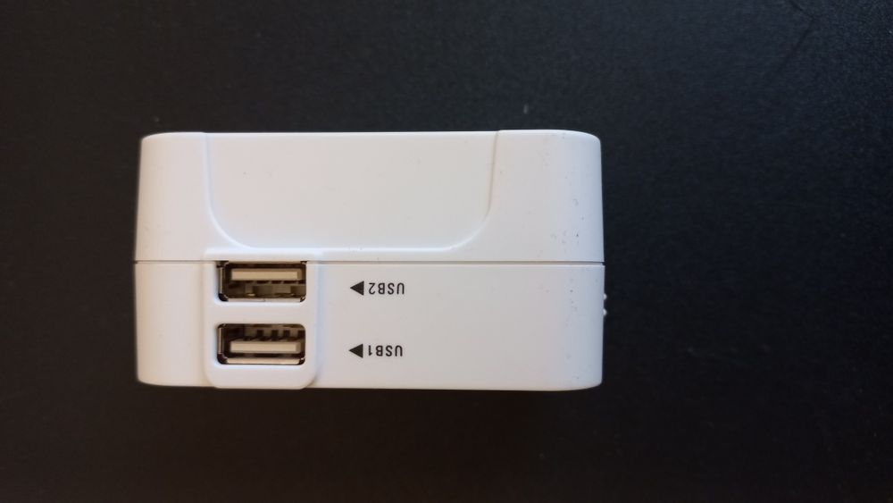 Adapter podróżny  turustyczna przejściówka zasilania