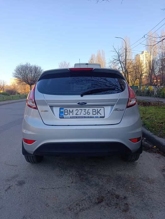 Ford fiesta 1.5 diesel 2013 год .