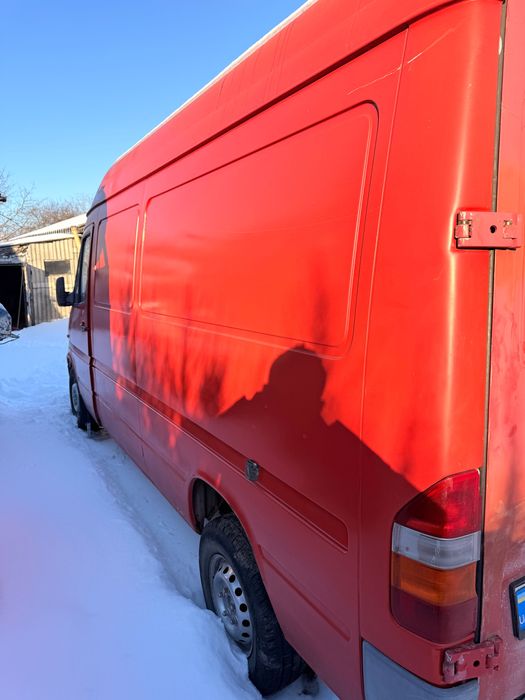 Спецализованый винтажный фургон малотонажный-в