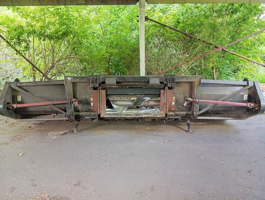 Продам кукурудзяну жатку герінгоф