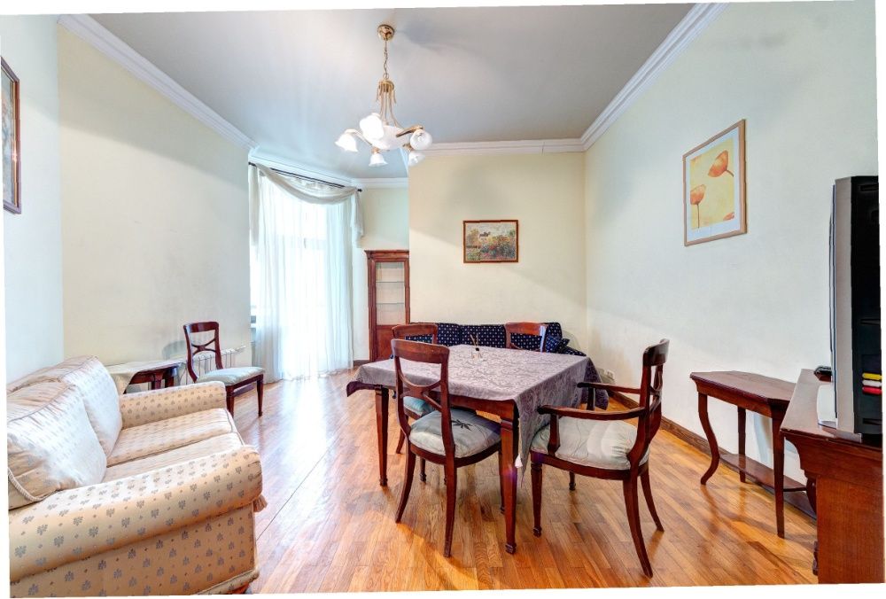 Посуточно 3к квартира в центре на улице Большая Васильковская 46