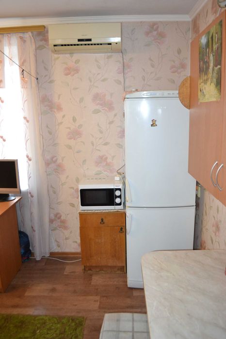 продам велику кімнату Лісовий масив Волкова космонавта Поповича 10а