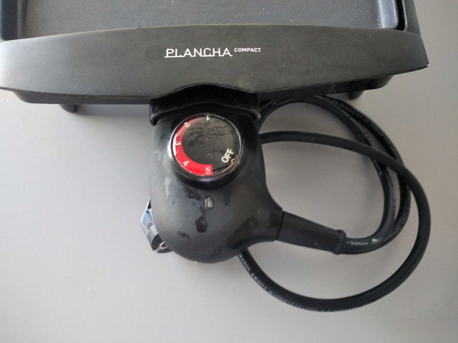 Grelhador Tefal com pouco uso em bom estado.
