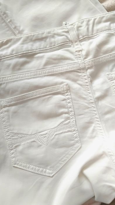 Jeansy Slim Fit Guess.