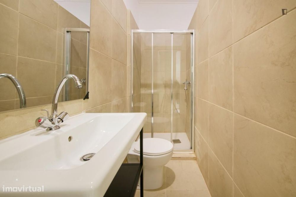 Quarto - localizado em Entrecampos Lisbon