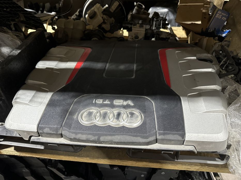Кришка мотору audi SQ7 4.2tdi