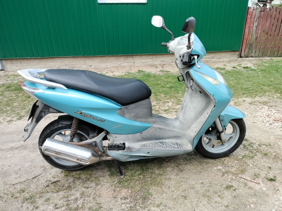 Sprzedam Honda Dylan 2002r.