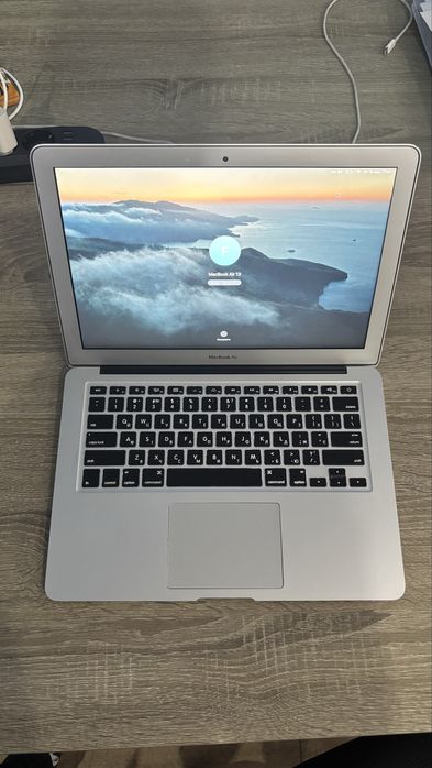 MacBook Air 13 2017 / i5 / 8Gb / 128Gb