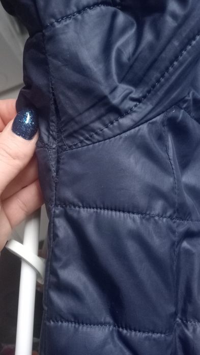 Kurtka przejściowa, asymetryczna