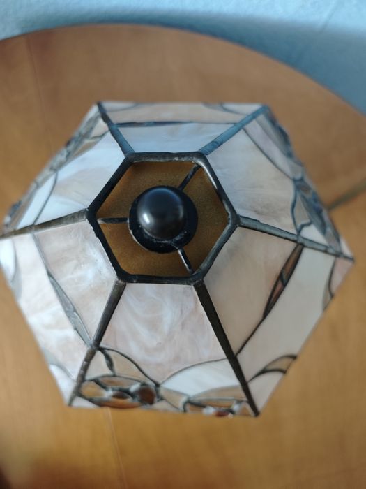 Lampa stołowa witrażowa w stylu Tiffany