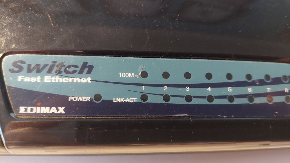 8-Port Network Switch64738879706625121