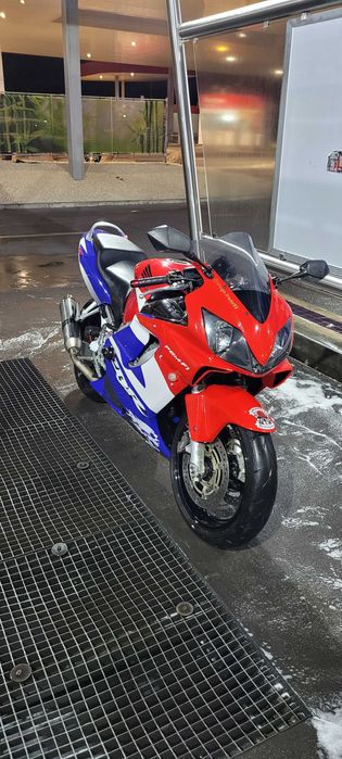 Honda CBR600 F4i