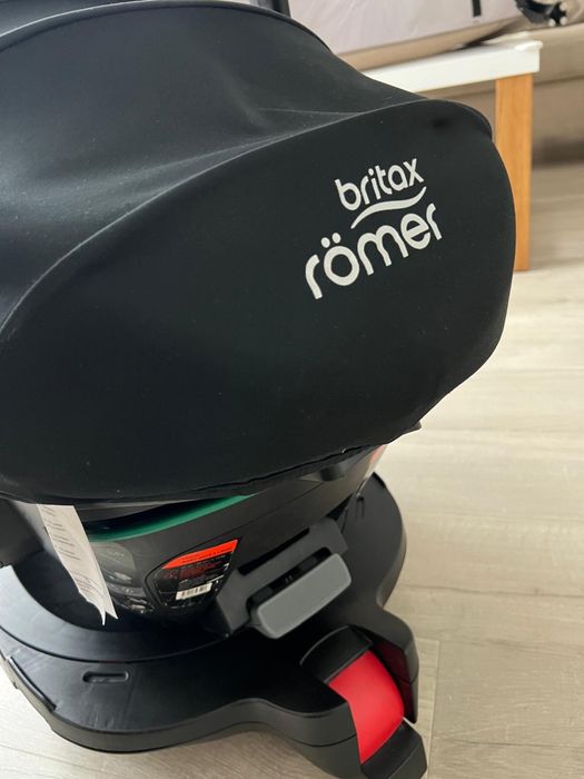 Fotelik z bazą obrotową Britax Romer Baby-Safe 3 i-Size