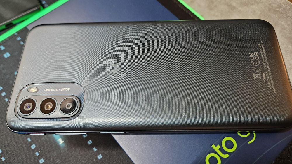 Motorola G31: Bez rys,  z ładowarką! 64/4GB OLED android