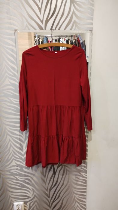 Sukienka z falbanami S