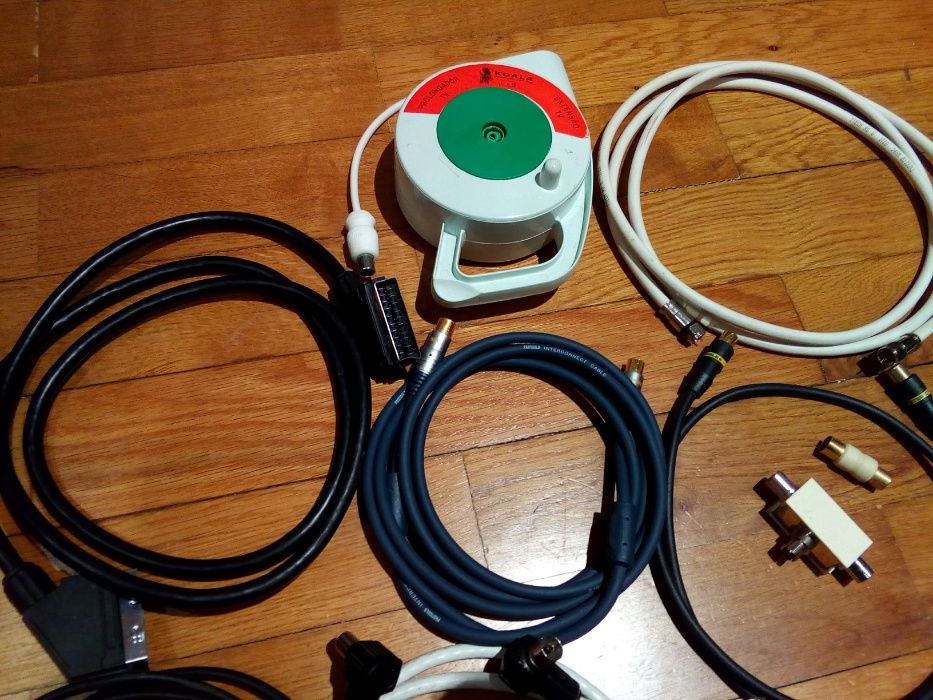 Coaxial and SCART Cables for TV64551972201474121