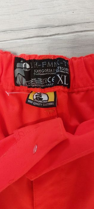 Spodenki  krutkie  odblaskowe