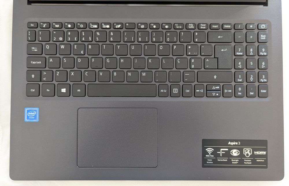 Portátil ACER Aspire 3
