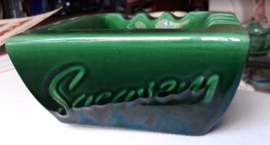 Cinzeiro em faiança da Fábrica de Loiça de Sacavém