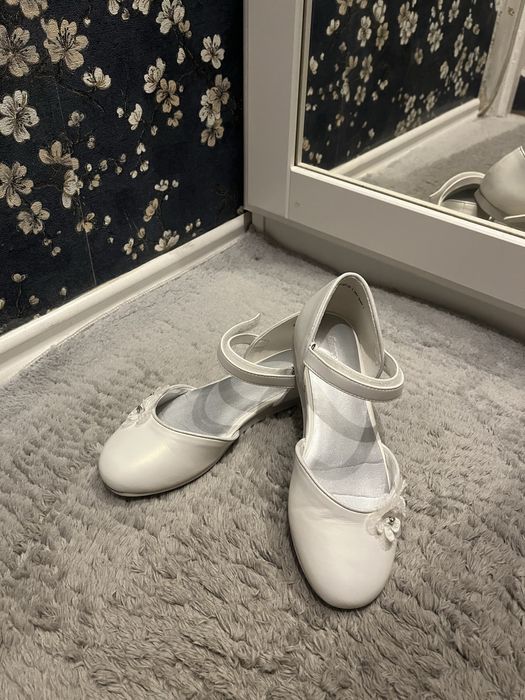 Komunia buty biale dziewczynka roz. 32 + wianek