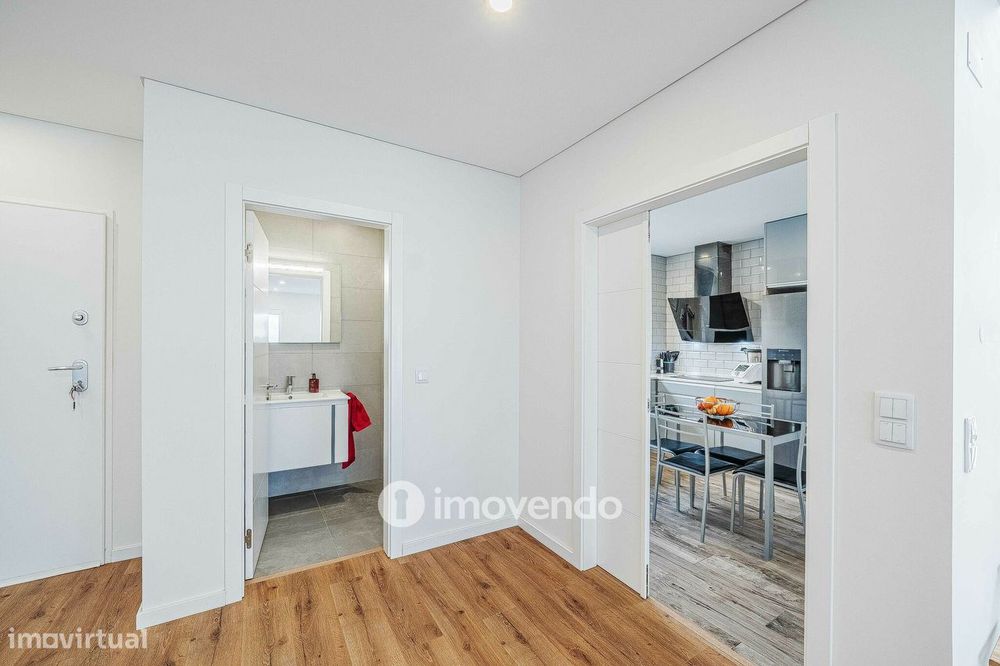 Moradia T3+1 moderna e exclusiva, com garagem e jardim, em Porto Salvo