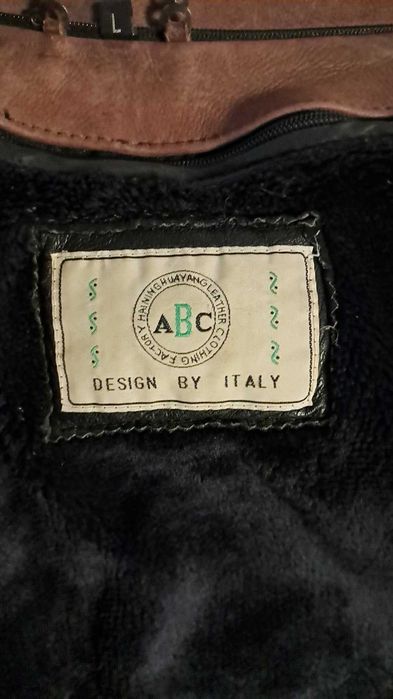 Шкіряна  чоловіча куртка на хутрянім підкладі