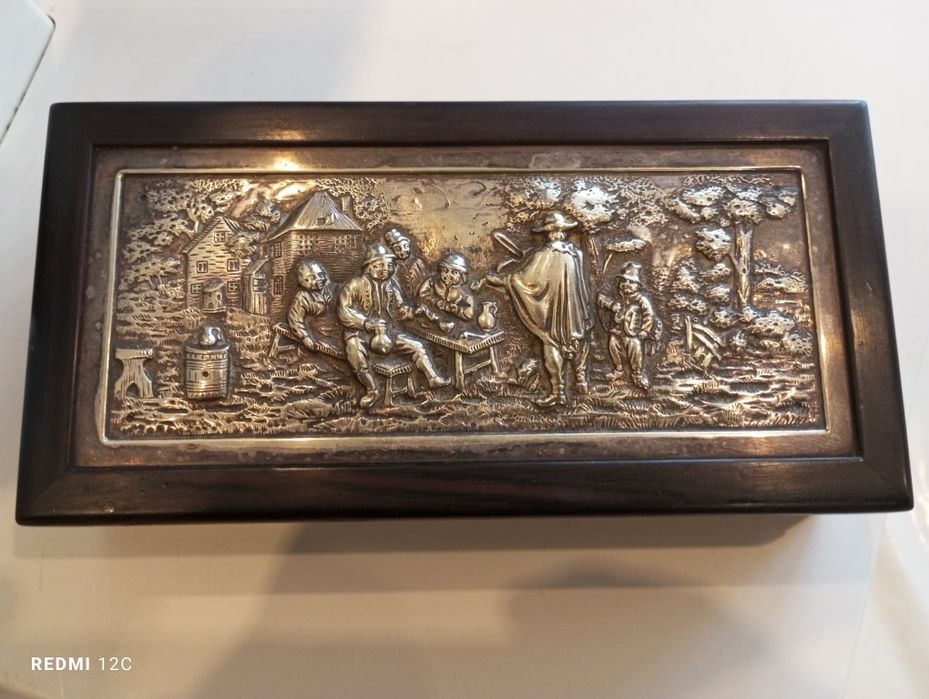 Шкатулка антикварна