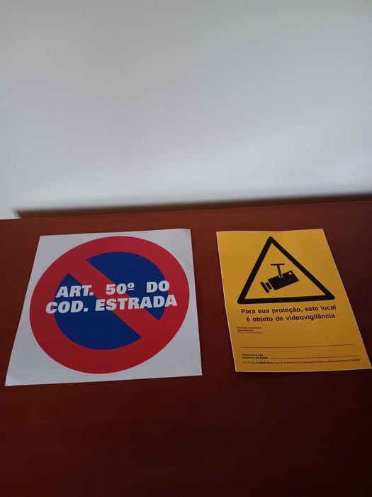 Chapas diversas em vinil ou fotoluminescente a preços diversos