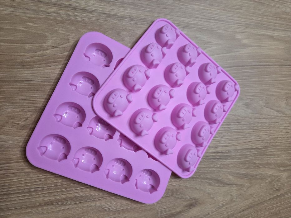 Foremki do lodu żelków czekoladek świnki